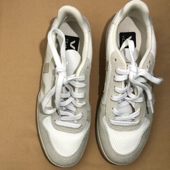 Veja V-10 Women’s Sneakers - Picture 6 of 9